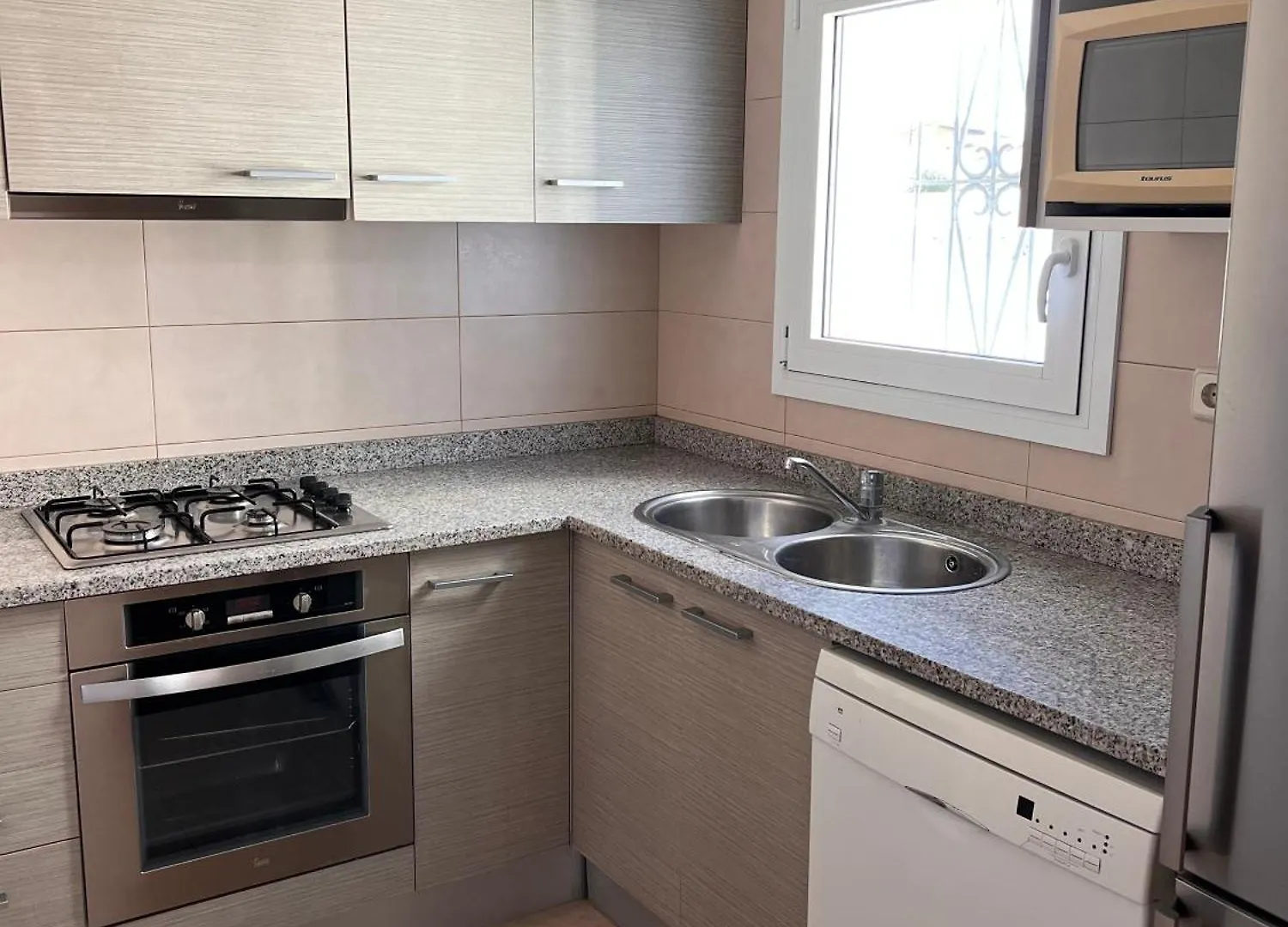 Villa Om, Piscina Privada, Aire Acondicionado Free L' Escala 0*,  Spanje